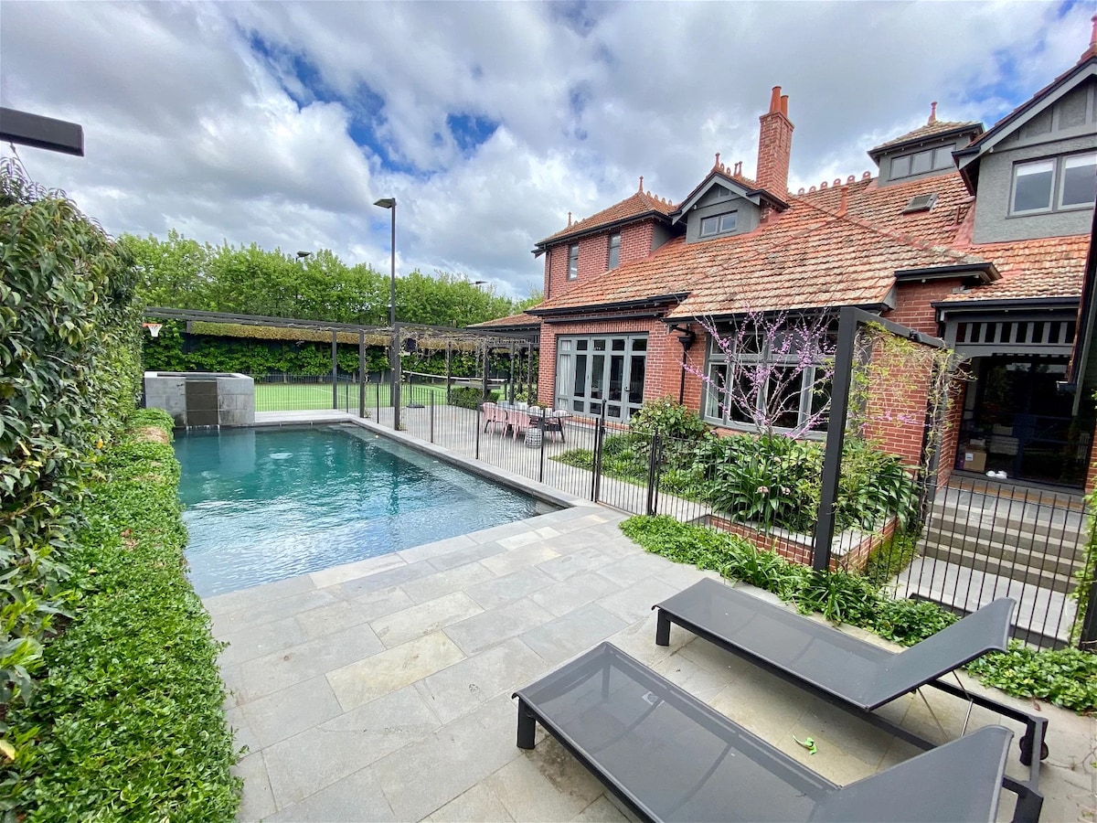Malvern Oasis — main view